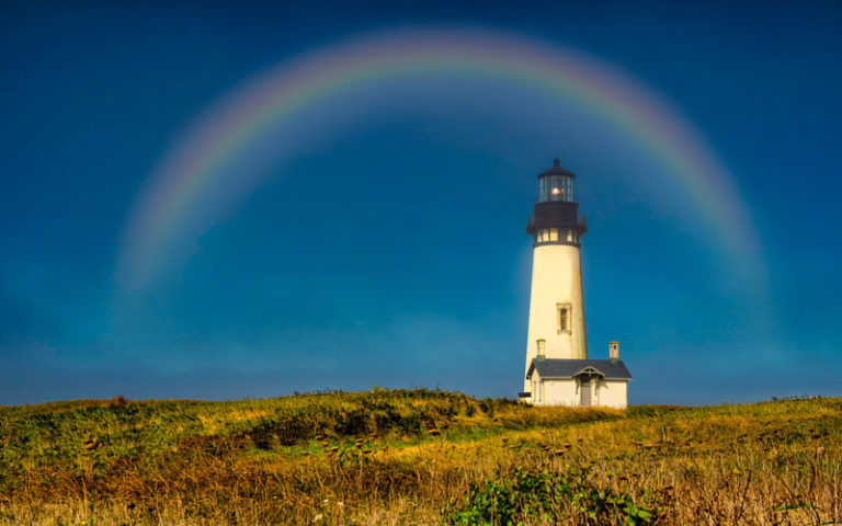  Yaquina Bay Lighthouse 